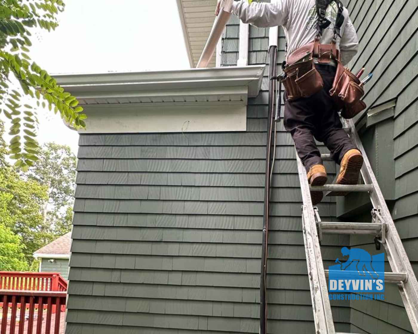 siding replacement, paiting, and gutter installation